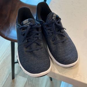 Nike cross trainers men size 10